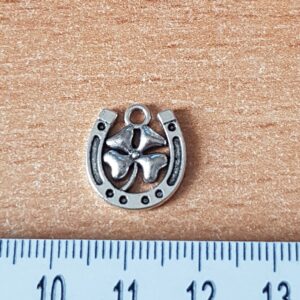 BA - Anhänger Glück