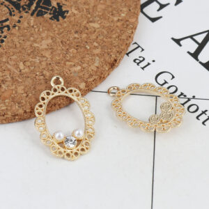 BA - Anhänger Oval gold